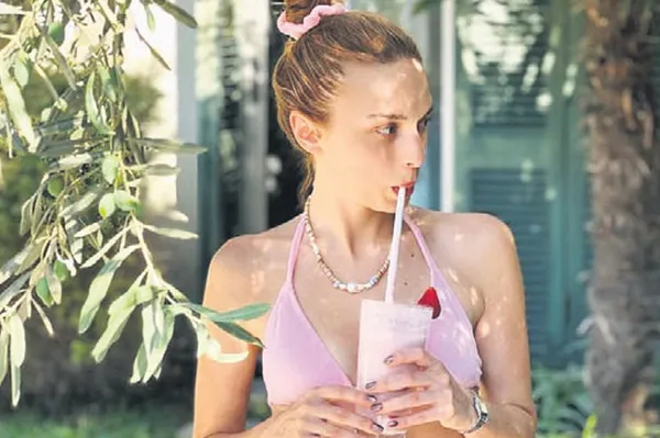 sedef-avci-tatil-pozuyla-sosyal-medyayi-salladi-kivanc-kasabalinin-biricik-esi-dogal-guzelligiyle-dikkat-cekti-1658354401201.jpg Sedef Avcı tatil pozuyla sosyal medyayı salladı! Kıvanç Kasabalı'nın biricik eşi doğal güzelliğiyle dikkat çekti-8