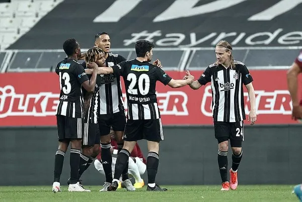 Beşiktaş, Hatay'ı 7 gol ile geçti: Kartal'ın yıldızı Larin Hatay'a 4 gol atarak yıldızlaştı-3