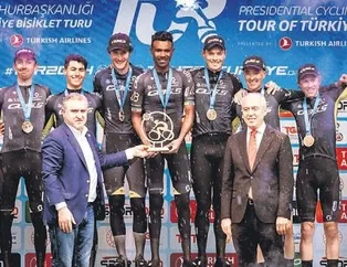 Turkuaz Mayo Van Den Broek’in