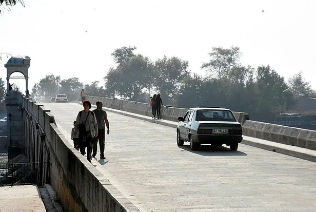 1572356918464.jpg Tarihi Meriç Köprüsü yeniden trafiğe açıldı-2