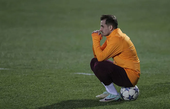 galatasaray-manchester-united-maci-saat-kacta-gs-manchester-maci-hangi-kanalda-canli-yayinlanacak-ilk-11ler-1701254273193.jpg Galatasaray - Manchester United maçı saat kaçta? GS - Manchester maçı hangi kanalda CANLI yayınlanacak? İlk 11'ler...-2