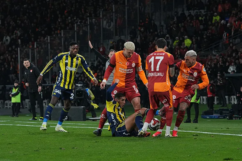 Spor yazarları Galatasaray - Fenerbahçe Süper Kupa finalini yorumladı! "Patron geldi" - 8