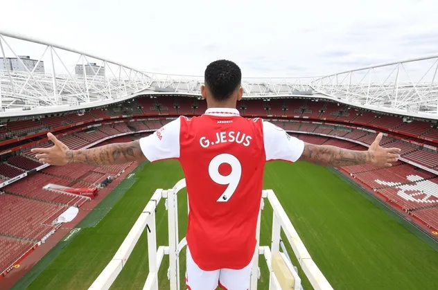 Jesus resmen Arsenal'de