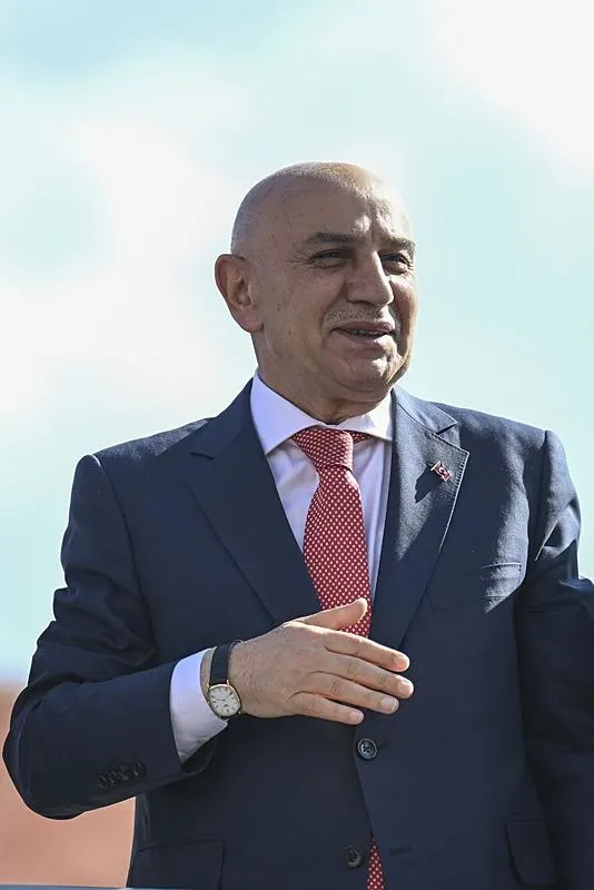 cumhut-ittifak-abb-baskan-adayi-turgut-altinok-chpli-yavasa-sert-vurdu-ankaranin-sokaklarinda-goren-yok-londra-1710687931750.jpeg Cumhur İttifak ABB Başkan adayı Turgut Altınok, CHP'li Yavaş'a sert vurdu: Ankara'nın sokaklarında gören yok, Londra'da gören çok-3