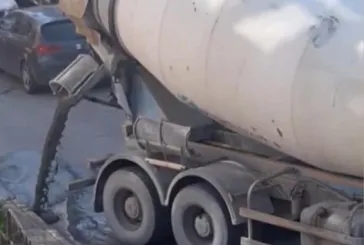 Beton mikseri yola beton döktü!