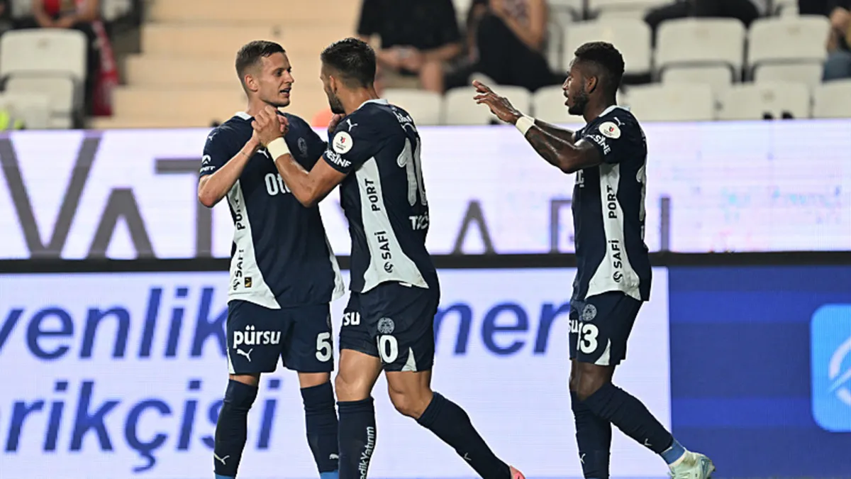 Antalya'da hata yapmadı! Fenerbahçe Antalyaspor'u 2-0 yendi