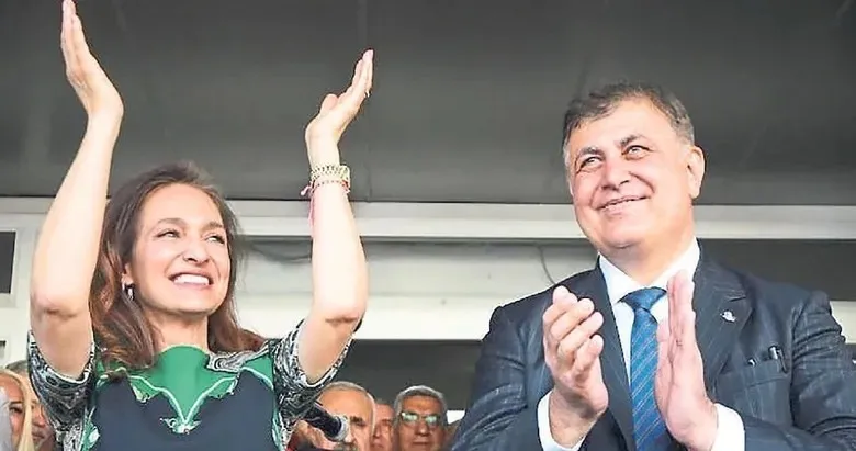 stat-bekliyor-kavga-buyuyor-1786062092360.jpeg CHP'li başkanlar arasında stat krizi! Karşıyaka Stadı Cemil Tugay ile Yıldız Ünsal'ı karşı karşıya getirdi-3