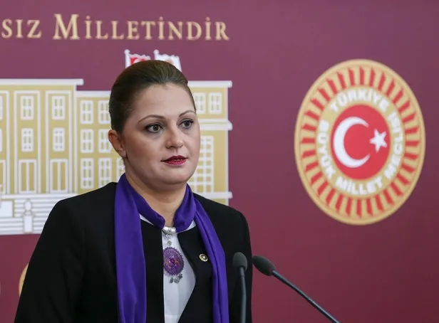 at-pazarliginda-el-yukselten-aksenere-chpden-gidene-kal-demeyiz-resti-iyi-partiden-cevap-gecikmedi-hic-kimse-y-1694106594014.jpeg At pazarlığında el yükselten Akşener'e CHP'den "Gidene kal demeyiz" resti! İYİ Parti'den cevap gecikmedi: Hiç kimse yol haritası tanzim etmeye kalkmasın-7