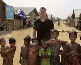 Ünlü oyuncudan Arakanlı Müslümanlara destek