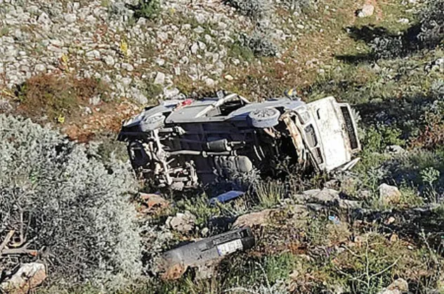 Konya'da işçileri taşıyan minibüs şarampole uçtu! Acı haber geldi: Ölü ve yaralılar var