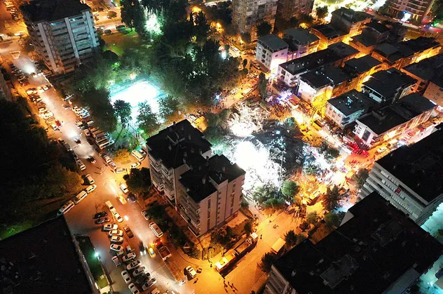 İzmir'deki deprem 15 kenti salladı!