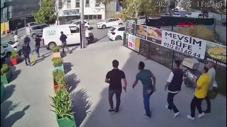 Bağcılar'da iş yerinde patlama anı kamerada