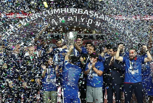 fenerbahceyi-deviren-efes-cumhurbaskanligi-kupasini-kazandi-1664405960050.jpeg Fenerbahçe’yi deviren Anadolu Efes, Cumhurbaşkanlığı Kupası'nı kazandı-3