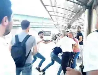 Metrobüs’te kavga! Uyardı diye tekme tokat dayak yedi