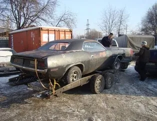 1970 model otomobili baştan yarattılar! Enkaz diye kaderine terk edilmişti...