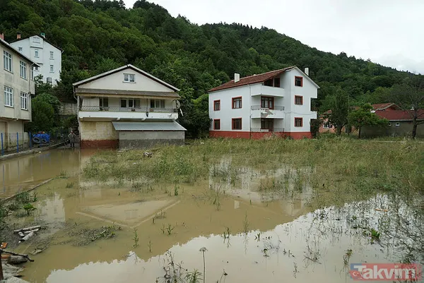 AFAD'dan Kastamonu ve Düzce'de meydana gelen sele dair son detaylar aktarılarak 7 bölge için yeni uyarı - 28
