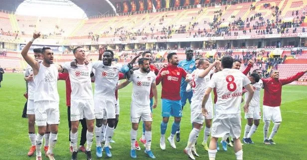 Sivas zirvede 4 köşe!