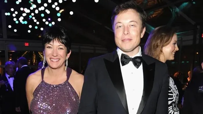 Ghislaine Maxwell ve Elon Musk, 2 Mart 2014'te Batı Hollywood, Kaliforniya'da Graydon Carter'ın ev sahipliği yaptığı 2014 Vanity Fair Oscar Partisine katıldılar.
