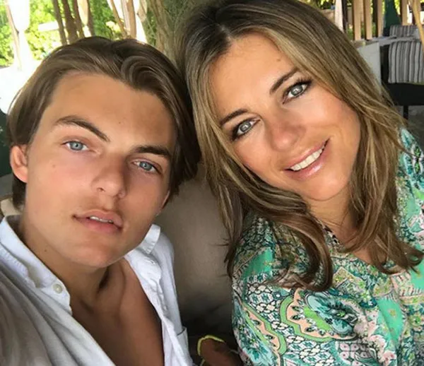 Elizabeth Hurley'in oğlu isyan etti!-9
