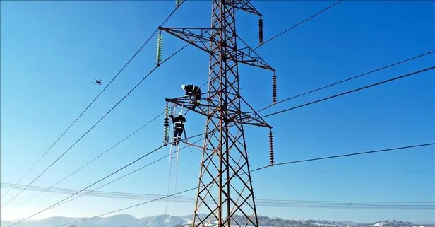 Avrupa'daki kesintiler sonrası Bakan Bayraktar açıkladı: Türkiye'nin elektrik iletim hatlarında sorun yok!