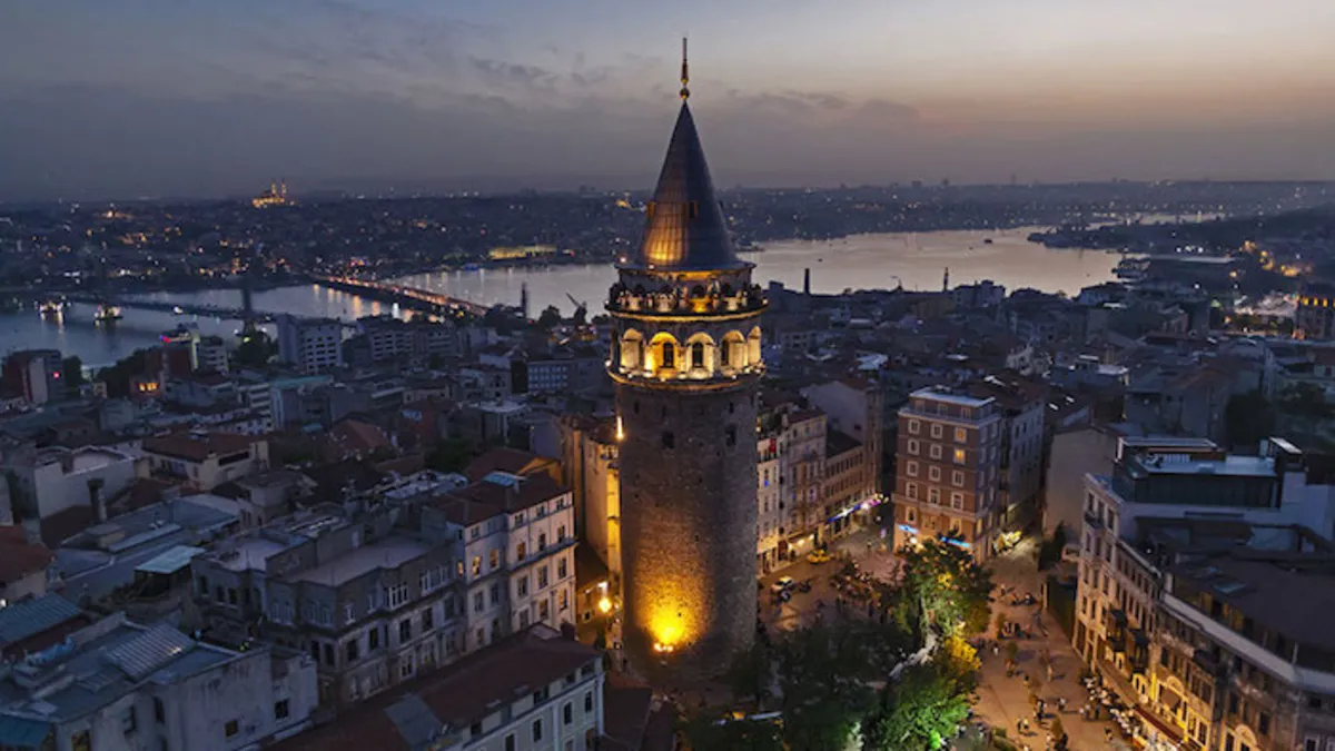 İZLE I Restorasyonu tamamlanan Galata Kulesi ziyarete açıldı!