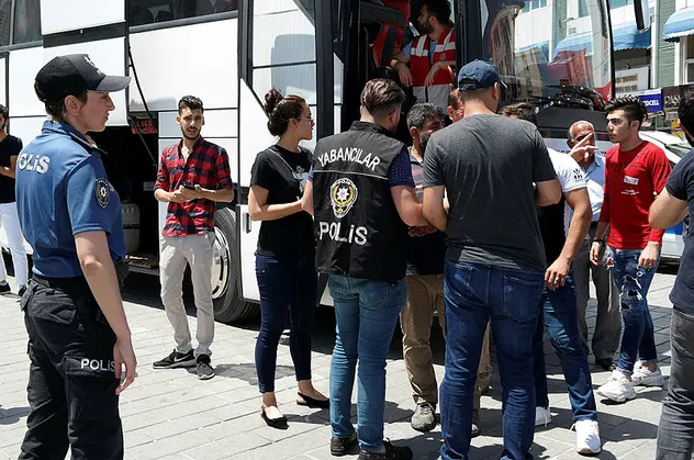 Esenyurt'ta kaçak göçmen denetimi: 93 gözaltı