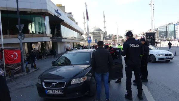 huzur-istanbul-uygulamasinda-391-kisi-gozaltina-alindi-1679713783597.jpg 'Huzur İstanbul Uygulaması'nda 391 kişi gözaltına alındı-2