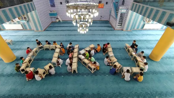 guneydogudaki-camilerdecocuksesi-yankilaniyor-ogrenci-sayisinin-bu-yil-100-bine-ulasmasini-temenni-ediyoruz-1625500997129.jpg Güneydoğu'daki camilerde çocuk sesi yankılanıyor: Öğrenci sayısının bu yıl 100 bine ulaşmasını temenni ediyoruz-6