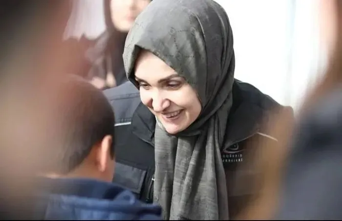 murat-kurum-esi-sengul-kurum-kimdir-sengul-kurum-kac-yasinda-nereli-kac-cocugu-var-1711899443048.jpeg Murat Kurum eşi Şengül Kurum kimdir? Şengül Kurum kaç yaşında, nereli? Kaç çocuğu var?-7