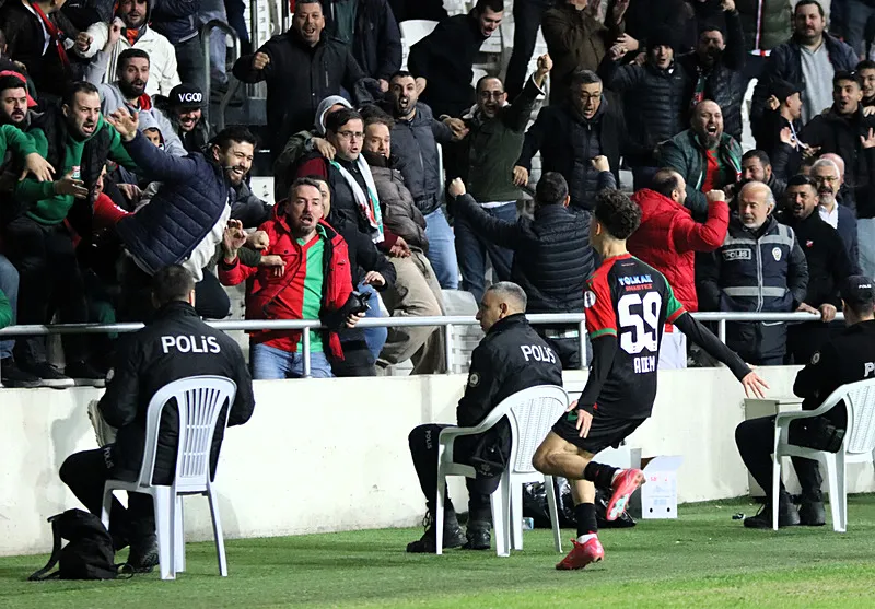 Fenerbahçe'den Beşiktaş ve Trabzonspor'a transfer çalımı! - 26