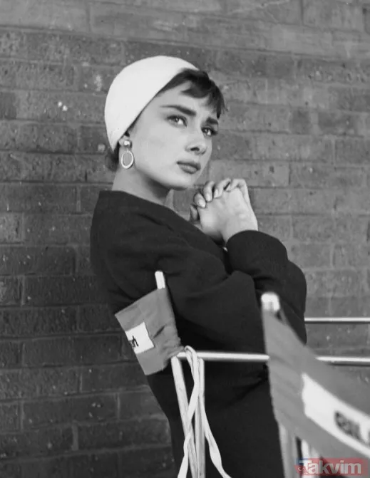 Lily Collins efsanevi Audrey Hepburn rolüyle beyaz perdeye dönüyor - 5