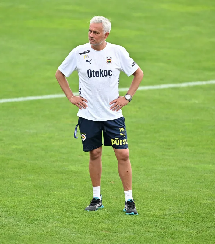 Fenerbahçe'de Jose Mourinho'dan 15 isimlik rapor! İşte gidecek ve kalacaklar - 4