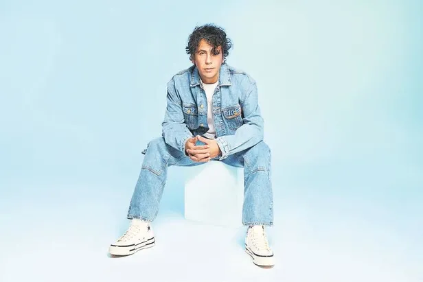 10-yildir-evli-olan-guven-kirac-baska-bir-kadinla-capkinlik-yaparken-yakalandi-saklambac-haberleri-1663875205291.jpeg 10 yıldır evli olan Güven Kıraç başka bir kadınla çapkınlık yaparken yakalandı! | Saklambaç haberleri-7