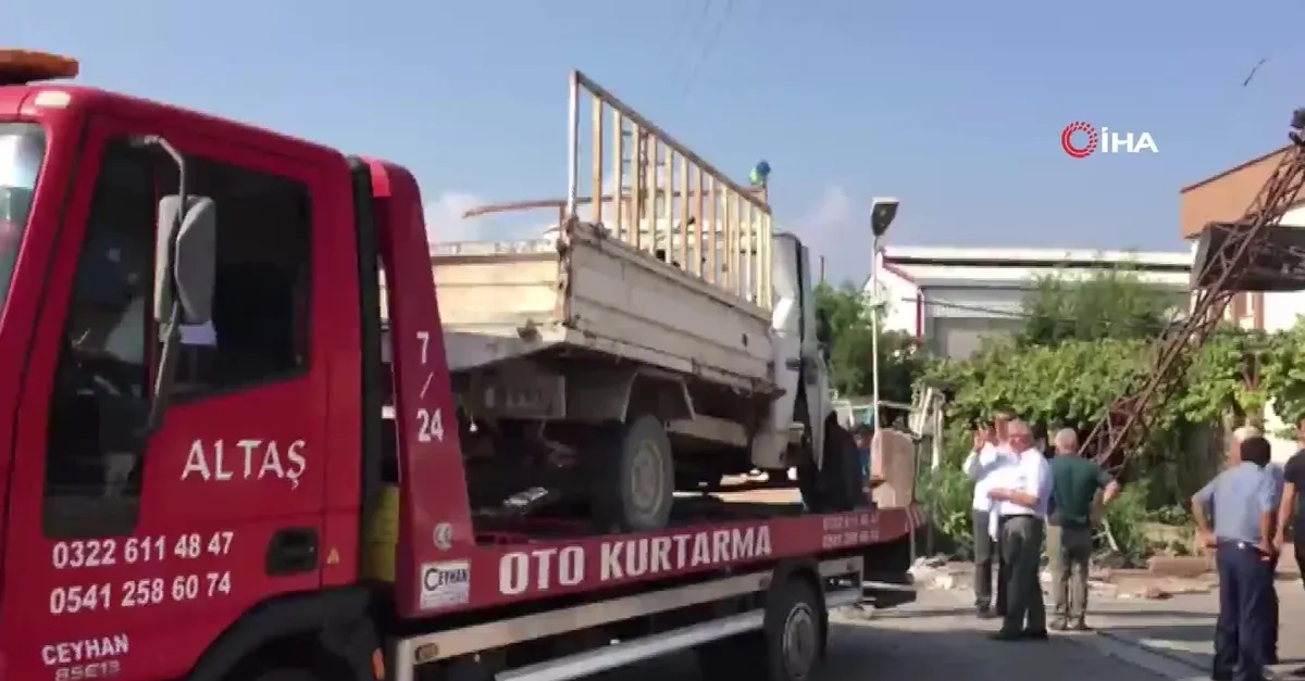 Adana Ceyhan'da feci kaza: 3 ölü, 1 yaralı