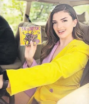 Sihirli Annem'in Kerem'i Michelle Cedolini 'Kim Milyoner Olmak İster?'e katıldı-2