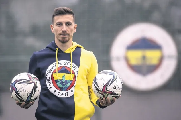 Fenerbahçe’nin yıldızı dev derbi öncesinde özel açıklamalara imza attı! Yenmekten başka çaremiz yok...
