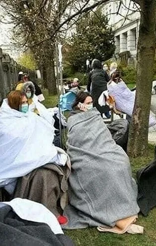 Son dakika: İtalya'da Kovid-19'dan ölenlerin sayısı 16 bin 523'e yükseldi