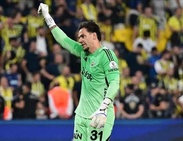 Derbi sever Ederson