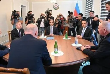 Azerbaycan ve Ermeni tarafı görüştü!