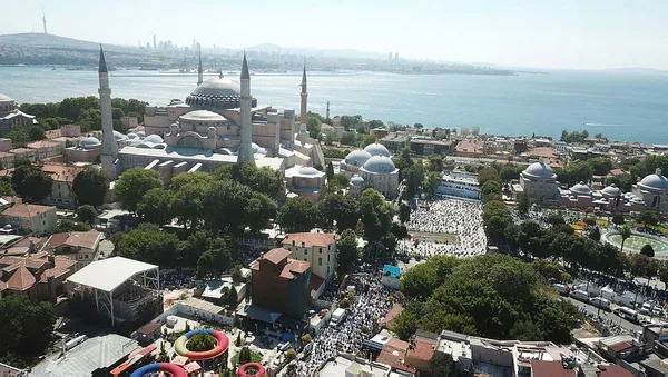 ayasofya-neden-muze-oldu-ayasofyayi-kim-muze-yapti-1595581647230.jpg Ayasofya neden müze oldu? Ayasofya’yı kim müze yaptı?-3