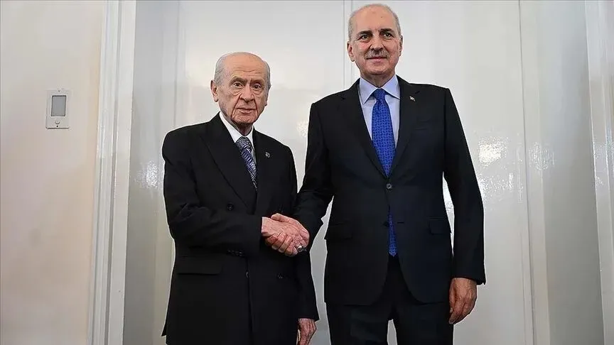 tbmmde-terorsuz-turkiye-gundemi-kurtulmus-liderlerle-tek-tek-gorusecek-acilis-mhp-lideri-bahceli-ile-olacak-1784563245264.jpeg TBMM'de Terörsüz Türkiye gündemi! Kurtulmuş liderlerle tek tek görüşecek: Açılış MHP Lideri Bahçeli ile olacak-3