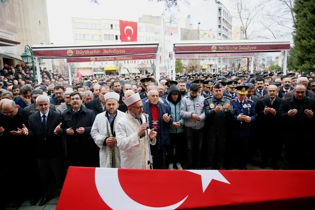 Şehit Albay Oğuzhan Adalıoğlu, Eskişehir'de son yolculuğuna uğurlandı-2