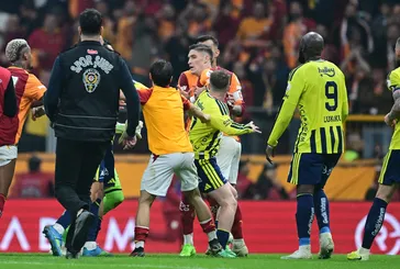 Seyrantepe’de arbede! Galatasaray - Fenerbahçe derbisi bitti oyuncular birbirine girdi