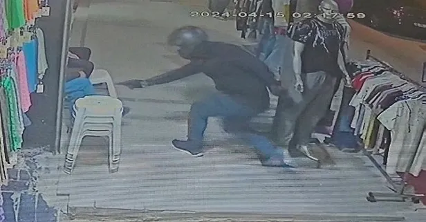 Bağcılar'da silahlı saldırı: Çay içerken bacağından vuruldu | Yakın mesafeden 3 kurşun