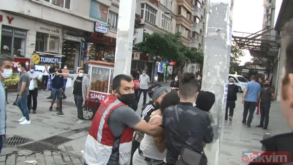 SON DAKİKA: Taksim'de erkek için kavga ettiler! Gözaltına alınmamak için soyundu - 8
