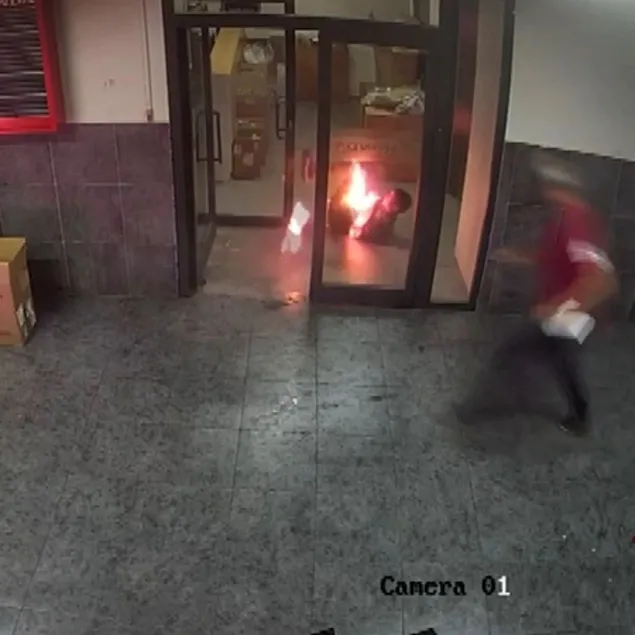 İş arkadaşının öğrencisini ateşe verdi iddiası