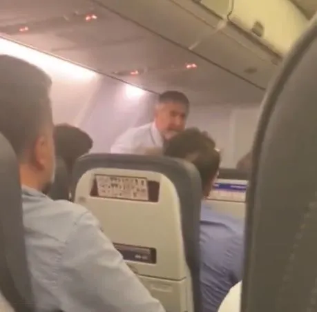 hazine-ve-maliye-bakani-nureddin-nebatiden-ucagi-bekletti-iddialarina-yanit-chpli-milletvekilinin-provokatif-y-1685526460748.jpg Hazine ve Maliye Bakanı Nureddin Nebati'den 'uçağı bekletti' iddialarına yanıt! "CHP'li milletvekilinin provokatif yönlendirmesi..."-3