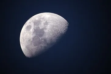 Ay’ın iç yapısındaki gizem çözüldü! Demirle benzer katı çekirdek keşfedildi