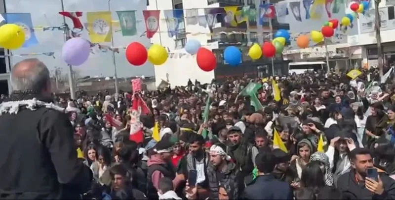 chpnin-ittifak-ortagi-demden-apo-bogurtuleri-dem-partliler-bebek-katiline-selam-cakti-ak-parti-ve-mhpye-oy-ver-1710948383579.jpeg CHP'nin ittifak ortağı DEM'den 'APO' böğürtüleri! DEM Partliler bebek katiline selam çaktı, AK Parti ve MHP'ye oy vermeyin çağrısı yaptı-8