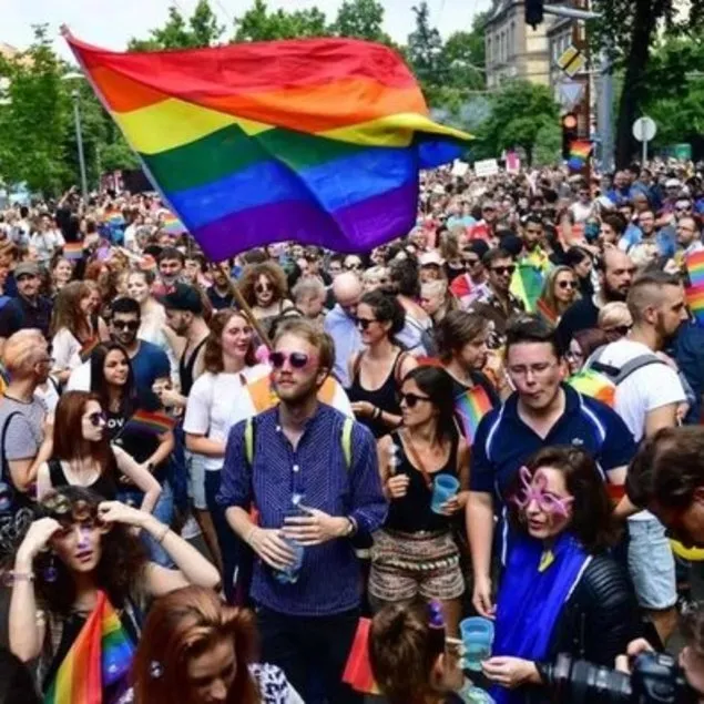 TikTok’ta LGBT özendiriciliğine ceza!